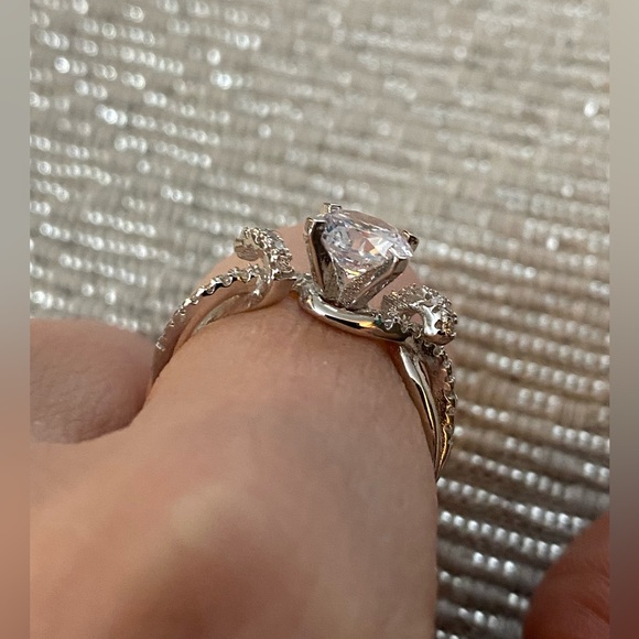 Charmed Aroma | Sterling Silver Size 8 Ring - Picture 4 of 9